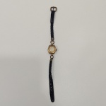 Antigo Rélogio de Pulso Feminino Década de 50, Marca Antimagnetic Swiss, Pulseira de Couro Trançada, Com Detalhes, Não testado o Funcionamento. Medidas: Altura: 0,5 cm, Largura: 1,5 cm, Comprimento: 19 cm, Peso: 10 g.