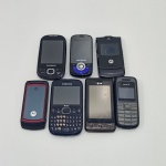 Lote com 7 Celulares, 3 da Marca Samsung, 2 da Marca Motorola, 1 da Marca Nokia,  Sem a Tampa de Trás E 1 da Marca LG, Não testado o Funcionamento de Nenhum. Medidas do Maior: Altura: 0,5 cm, Largura: 5,5 cm, Comprimento: 10,5 cm, Peso Total: 630 g.
