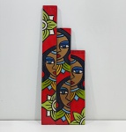 Trio em Madeira Decorativo Arte Popular, Porto Seguro Bahia, Com detalhes. Medidas do Maior: Altura: 55 cm, Largura: 1,5 cm, Comprimento: 6 cm, Peso: 590 g.