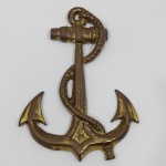 Âncora Decorativa em Metal, Com Detalhes na Pintura. Medidas: Altura: 26,5 cm, Largura: 2 cm, Comprimento: 18 cm, Peso: 1170 g.