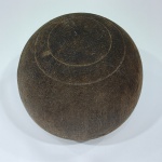 Antiga Bola de Jogo de Bocha, Em Madeira. Medidas: Diâmetro: 10,5 cm, Peso: 1100 g.