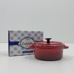 Antiga Mini Caçarola Oval, em Porcelana, Coleção Caras Petites Casseroles, Camil, Na Caixa, Em Ótimo Estado, sem uso. Medidas da Caixa: Altura: 7,5 cm, Largura: 11,5 cm, Comprimento: 17 cm, Peso Total: 650 g.