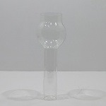 Antiga Cúpula de Vidro para Luminária, Com pequenos Bicados na base. Medidas: Altura: 29,5 cm, Largura: 4 cm, Comprimento: 7 cm, Peso: 220 g.