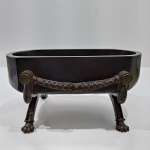 Incensário ou Turíbulo, Em Resina, Com detalhes, Para Restauro. Medidas: Altura: 15 cm, Largura: 19 cm, Comprimento: 29 cm, Peso: 2000 g.