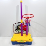 Brinquedo, Kit Jogo de Basquete Portátil, Completo, Em Bom Estado de Conservação. Medidas da Maleta: Altura: 11 cm, Largura: 37 cm, Comprimento: 45 cm, Peso Total: 1500 g.