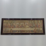 Quadro em Tapeçaria ``A Ultima Ceia`, Com Detalhes na Moldura. Medidas: Altura: 43,5 cm, Largura: 2 cm, Comprimento: 114 cm, Peso: 2600 g.