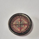 Antiga Teca contendo 4 reliquia de santo.   SANTA CRISTIANE  VIRGEM E MARTIR.      SANTA JUSTINA VIRGEM E MARTIR.  os outros dois santos não foi possível identificado.    Teca em latão, desgastes do tempo.  lacre intacto.