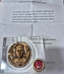 raríssima reliquia com ornamentação maravilhosa,  contendo reliquia do BEATO DARIO ACOSTA ZURITA MARTIR.  contém documento da postulação.  peça raríssima.