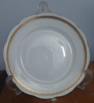 Prato decorativo para coleção em porcelana Polonesa KPM , com detalhes em filete a ouro- Diâmetro: 24 cm