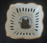 Souvenir em porcelana formato de cesta Catedral Braga Portugal - Medidas: 8x8x4 cm