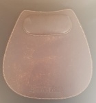 Apoio para o pulso, ajudando a reduzir o cansaço durante o uso do mouse em couro.