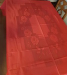 Toalha de mesa vermelha - Medida: 1,60x2,60 cm