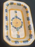 Travessa funda retangular em porcelana Luiz Salvador tema floral. - Medidas: 20x30x6 cm - Lote com pequenos lascados, marcas de uso.