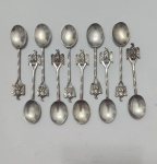 Conjunto de 10 colheres em prata 800, produção chilena (c. 19501980), cada uma decorada com o emblema do Côndor Andino, símbolo nacional do Chile. Cabos torcidos, conchas ovais lisas e boa definição de relevo. Todas marcadas 800. Peso: 94 gramas.