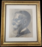 Grafite sobre papel, datado de 10/4/1970, retratando Machado de Assis. Grafite executado com refinado trabalho de luz e sombra e forte caráter acadêmico. A obra apresenta modelagem precisa das feições e expressão, revelando estudo cuidadoso da referência utilizada. Assinatura não identificada). Dimensões: 40x35 centímetros.