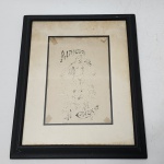 Alfredo Norfini (PAN), 1888  desenho original a nanquim sobre papel.Composição alegórica apresentando figura feminina centralizada, de caráter simbolista, sustentando panejamento que se expande sobre um sol antropomórfico irradiado. A obra exibe grafismo delicado e ornamentação floral, características típicas das ilustrações de Alfredo Norfini no final do século XIX.No canto inferior direito, assinatura PAN 88, referente ao pseudônimo usado pelo artista em sua fase inicial como ilustrador. A peça encontra-se montada em passe-partout antigo e moldura de época, preservando pátina compatível com sua idade. Dimensões: 34x27 centímetros.