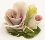 Porcelana. Biscuit proveniente de fazenda do Século XVIII. Assinada N. Coroado. Peça para estudo. Com perdas.