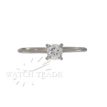 ANEL SOLITÁRIO DE DIAMANTE EM OURO BRANCO 18K (0.750). ARMAÇÃO EM OURO BRANCO 18K (0.750), PESA 1,7g. PEDRA: DIAMANTE NATURAL DE 30 PONTOS (0.3 QUILATE), LAPIDAÇÃO BRILHANTE, PUREZA SI1, COR H, ARO 19. GARANTIA DE AUTENTICIDADE. PAGAMENTO PODE SER FEITO EM ATÉ 12X NOS CARTÕES DE CRÉDITO COM CUSTO OPERACIONAL DE 13% DO VALOR TOTAL DA ARREMATAÇÃO. OS LANCES SÃO IRREVOGÁVEIS E IRRETRATÁVEIS. RETIRE SUAS DÚVIDAS ENTRANDO EM CONTATO PELO NOSSO WHATSAPP (51) 98118-7815.