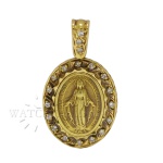 LINDA MEDALHA / PINGENTE DE NOSSA SENHORA EM OURO 18K (0.750) E DIAMANTES. PEDRAS: 19 DIAMANTES NATURAIS DE 2 PONTOS CADA (0.02 QUILATE CADA), TOTALIZANDO 38 PONTOS (0.38 QUILATE). PESO TOTAL: 5.0g. GARANTIA DE AUTENTICIDADE. PAGAMENTO PODE SER FEITO EM ATÉ 12X NOS CARTÕES DE CRÉDITO COM CUSTO OPERACIONAL DE 13% DO VALOR TOTAL DA ARREMATAÇÃO. OS LANCES SÃO IRREVOGÁVEIS E IRRETRATÁVEIS. RETIRE SUAS DÚVIDAS ENTRANDO EM CONTATO PELO NOSSO WHATSAPP (51) 98118-7815.