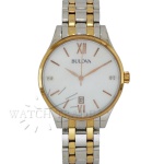 LINDÍSSIMO RELÓGIO BULOVA LADIES DIAMOND REF. 98S150. CAIXA EM AÇO INOXIDÁVEL E BEZEL COM ACABAMENTO DOURADO, ASSINADA BULOVA. MEDE 36mm. VIDRO EM CRISTAL DE SAFIRA. MOSTRADOR EM MADREPÉROLA COM 4 DIAMANTES. MÁQUINA QUARTZ BULOVA. PULSEIRA EM AÇO INOXIDÁVEL E DETALHES EM DOURADO, ASSINADA BULOVA. FUNCIONANDO, PORÉM NÃO REVISADO. GARANTIA DE AUTENTICIDADE. PAGAMENTO PODE SER FEITO EM ATÉ 12X NOS CARTÕES DE CRÉDITO COM CUSTO OPERACIONAL DE 13% DO VALOR. OS LANCES SÃO IRREVOGÁVEIS E IRRETRATÁVEIS. RETIRE SUAS DÚVIDAS ENTRANDO EM CONTATO PELO NOSSO WHATSAPP (51) 98118-7815.