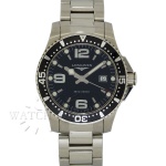 RELÓGIO LONGINES HYDROCONQUEST QUARTZ REF. L3.640.4. CAIXA EM AÇO INOXIDÁVEL, ASSINADA LONGINES, MEDE 39mm. VIDRO EM CRISTAL DE SAFIRA. COROA EM AÇO INOXIDÁVEL, ASSINADA LONGINES. MÁQUINA QUARTZ LONGINES. PULSEIRA EM AÇO INOXIDÁVEL, ASSINADA LONGINES. ACOMPANHA ESTOJO, MANUAL E CERTIFICADO DE AUTENTICIDADE/GARANTIA LONGINES. FUNCIONANDO, PORÉM NÃO REVISADO. GARANTIA DE AUTENTICIDADE. PAGAMENTO PODE SER FEITO EM ATÉ 12X NOS CARTÕES DE CRÉDITO COM CUSTO OPERACIONAL DE 13% DO VALOR. OS LANCES SÃO IRREVOGÁVEIS E IRRETRATÁVEIS. RETIRE SUAS DÚVIDAS ENTRANDO EM CONTATO PELO NOSSO WHATSAPP (51) 98118-7815.