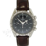 RELÓGIO OMEGA SPEEDMASTER BROAD ARROW REEDIÇÃO 57. REF. 3894.50.37. CAIXA EM AÇO INOXIDÁVEL ASSINADA OMEGA. MEDE 42mm. VIDRO EM PLEXI GLASS. COROA EM AÇO INOXIDÁVEL. MÁQUINA CORDA MANUAL CALIBRE 1861. PULSEIRA EM COURO, ASSINADA OMEGA. FECHO TIPO DEPLOYANT, EM AÇO INOXIDÁVEL, ASSINADO OMEGA. POSSUI ESTOJO, MANUAIS E CERTIFICADO DE AUTENTICIDADE/GARANTIA OMEGA. RELÓGIO ANO 2003. O SPEEDMASTER BROAD ARROW 57 É UMA REEDIÇÃO DO CLÁSSICO MODELO SPEEDMASTER CK 2915 DO ANO DE 1957 QUE OSTENTAVA OS CLÁSSICOS PONTEIROS EM PONTA DE FLECHA. RELÓGIO FUNCIONANDO, REVISADO, GARANTIA DE FUNCIONAMENTO DE 1 ANO. GARANTIA DE AUTENTICIDADE. PAGAMENTO PODE SER FEITO EM ATÉ 12X NOS CARTÕES DE CRÉDITO COM CUSTO OPERACIONAL DE 13% DO VALOR TOTAL DA ARREMATAÇÃO. OS LANCES SÃO IRREVOGÁVEIS E IRRETRATÁVEIS. RETIRE SUAS DÚVIDAS ENTRANDO EM CONTATO PELO NOSSO WHATSAPP (51) 98118-7815.