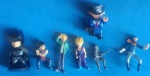Brinquedos - 7 bonequinhos pequenos - Batman, policial e lutadores de desenho japonês !!!