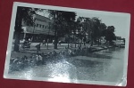 Cartofilia - Indonesia !! ano de 1953 !! raridade !! vista do Rio da Cidade com pessoal se banhando etc...