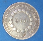 Moeda/Brasil- Prata !! , valor 200 Cruzados !!  Imperio serie cruzados ano 1834 até 1848 !!! segundo sistema monetário !! furo na data .  menor valor deste tipo= 600,00 Reais