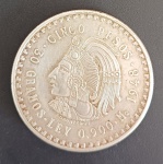 Moeda - Mexico !! material Prata !! valor de 5 pesos !! ano de 1948 !! dificil de aparecer !! valor de mercado cerca de 300,00 Reais, acervo de colecionador !!