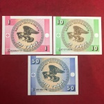 3 cédulas quadradas  antigo país da cortina de ferro, sob jugo da União Soviética !!!