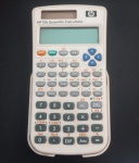 Colecionismo- Calculadora Modelo cientifica marca HP 10S cor Branca !! funcionando porem algumas letras do visor não aparecem , dificil de aparecer !!