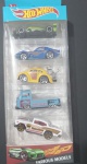 Colecionismo- PACK com 5 carrinhos HOTWHEEL !! Contem Kombi e modelos variados !! em perfeito estado lacrado na caixa!! todos diferentes , valor de mercadon cerca de 70 Reais !!