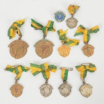 COLECIONISMO, dez (10) medalhas do antigo Colégio Brasileiro de São Cristóvão, confeccionados em metaldourado e prateado, uma delas com esmaltação, todas com sinais de uso, vide foto.
