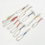 COLECIONISMO, onze (11) chaveiros representando ferramentas variadas em miniatura, vide foto.