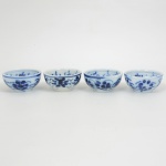 PORCELANA, quatro (4) tigelas com ornamentação vegetalista pintada a mão na técnica blue and white,manufatura MONTE SIÃO (fundada em Minas Gerais no ano de 1959 ainda em atividade), medindo 9,5 cm diâmetro,sinais de uso, vide foto.