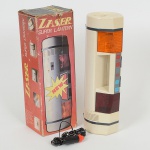 DIVERSOS, uma (1) lanterna LASER-SUPER LANTERN, usada, acondicionada na caixa original, não testada esem garantia, vide foto.