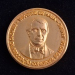 Medalha Comemorativa, Visconde de Mauá - Patrono da Associação Comercial do Rio de Janeiro - Aniversário de 180 Anos, Data 1820/2000, Bronze Dourado, no Estojo, Flor de Cunho.