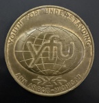 Medalha Comemorativa, AFU - Juventude para Compreensão, Michigan/USA, Bronze Dourado, Peso 116 g, Diâmetro 70 mm, Muito Bem Conservada.