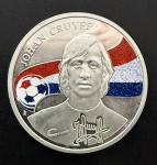 Moeda Estrangeira, ARMÊNIA, Série Os Reis do Futebol - Johan Cruyff, Valor 100 Drames, Ano 2010, Prata Esmaltada, Peso 28,28 g, Diâmetro 38,6 mm, Apenas 20.000 Moedas Cunhadas, Proof - Flor de Cunho.