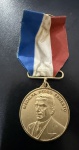 Medalha Comemorativa, Medalha Pedro Ernesto - Homenagem a Câmara Municipal do Rio de Janeiro, não Datada, com Fita, Módulo Menor, Bronze, Flor de Cunho.