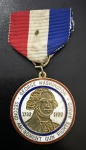 Medalha Comemorativa, George Washington - Direito à Posse de Armas da Segunda Emenda - 1732/1799, não Datada, com Fita, Bronze Esmaltado, Muito Bem Conservada.