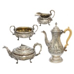 INGLATERRA. London 1773. PRATEIRO CHARLES WRIGHT - Serviço para chá e café em prata inglesa georgea