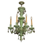 Belíssimo lustre para 6 velas em opalina verde água, ornamentado por estilizações e frisos dourados,