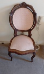 Cadeira LUIZ FELIPE EM MADEIRA NOBRE ESTOFADA DE ROSA .