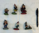 CONJUNTO DE SEIS MINIATURAS DE DOENDES POLICROMADO.