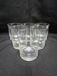 Jogo de 6 copos de whisky em cristal Hering incolor com base pesada. Medindo 8cm x 10cm de altura.