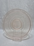 Lindo prato decorativo em vidro moldado salmão. Medindo 27cm de diâmetro.