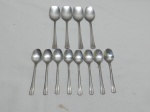 Lote de 4 colheres de sobremesa e 8 colheres de chá em aço inox Tramontina. Medindo sobremesa 14cm de comprimento, chá 11cm de comprimento.
