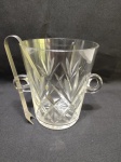 Balde de gelo em cristal lapidação losango com pinça pegador em aço inox. Medindo 13cm x 15cm de altura.